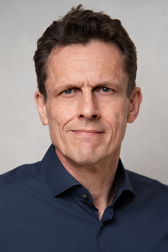 Bildbeschreibung: Stephan Schenk neuer Head of Industry Augenoptik und Hörakustik bei hellomateo.