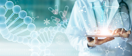 Auf dem Foto ist eine Wissenschaftlerin abgebildet, aus deren Tablett Genketten, Moleküle und Tabletten herausfliegen.