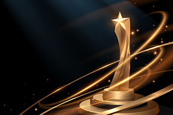 Eine goldene Trophäe ist zu sehen